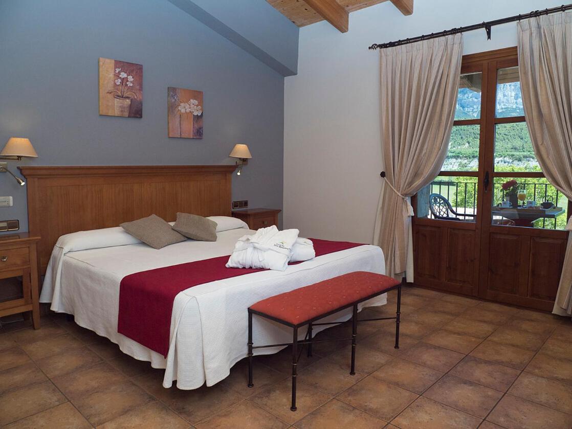 Hotel & Spa Pena Montanesa Aínsa Zewnętrze zdjęcie