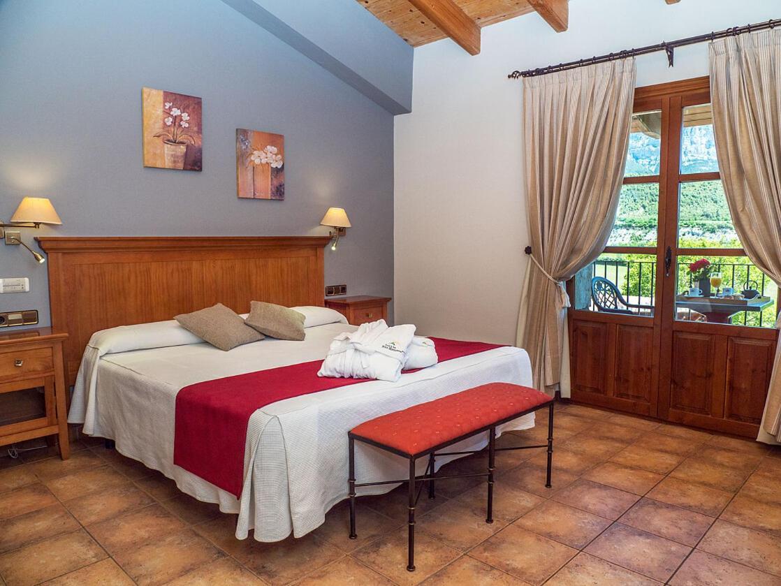 Hotel & Spa Pena Montanesa Aínsa Zewnętrze zdjęcie
